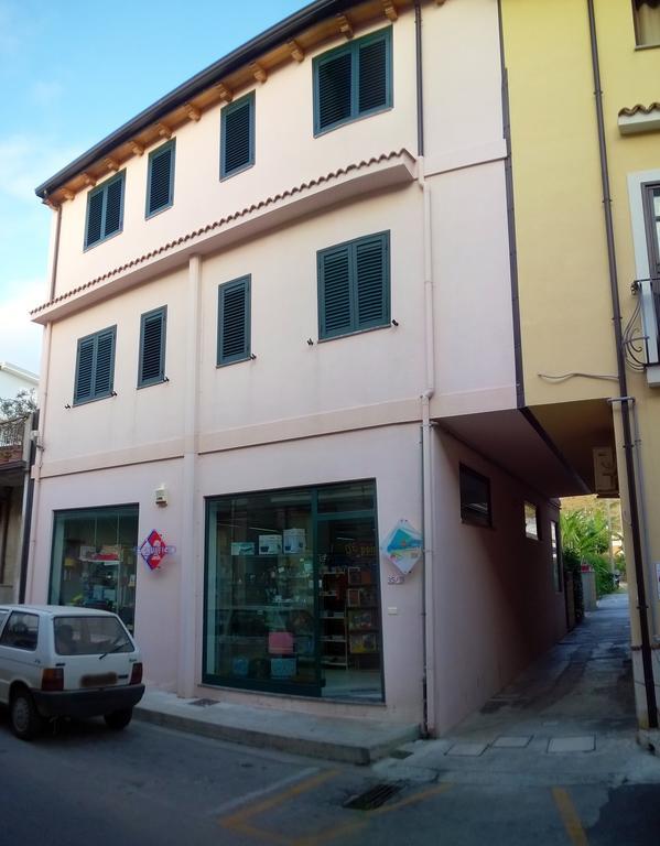 Holiday home Appartamenti Vacanze Mareemare